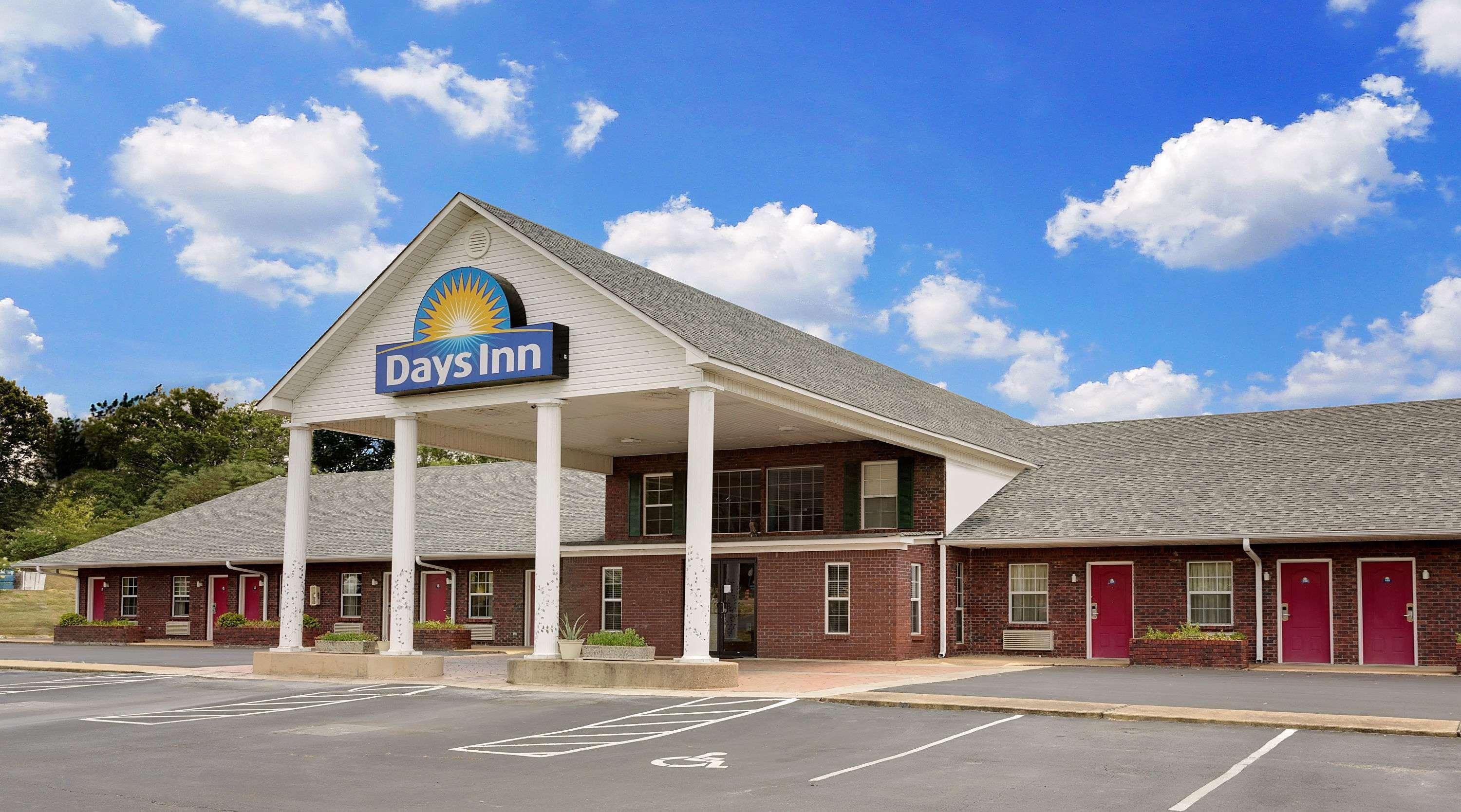 Days Inn By Wyndham Savannah Exterior foto