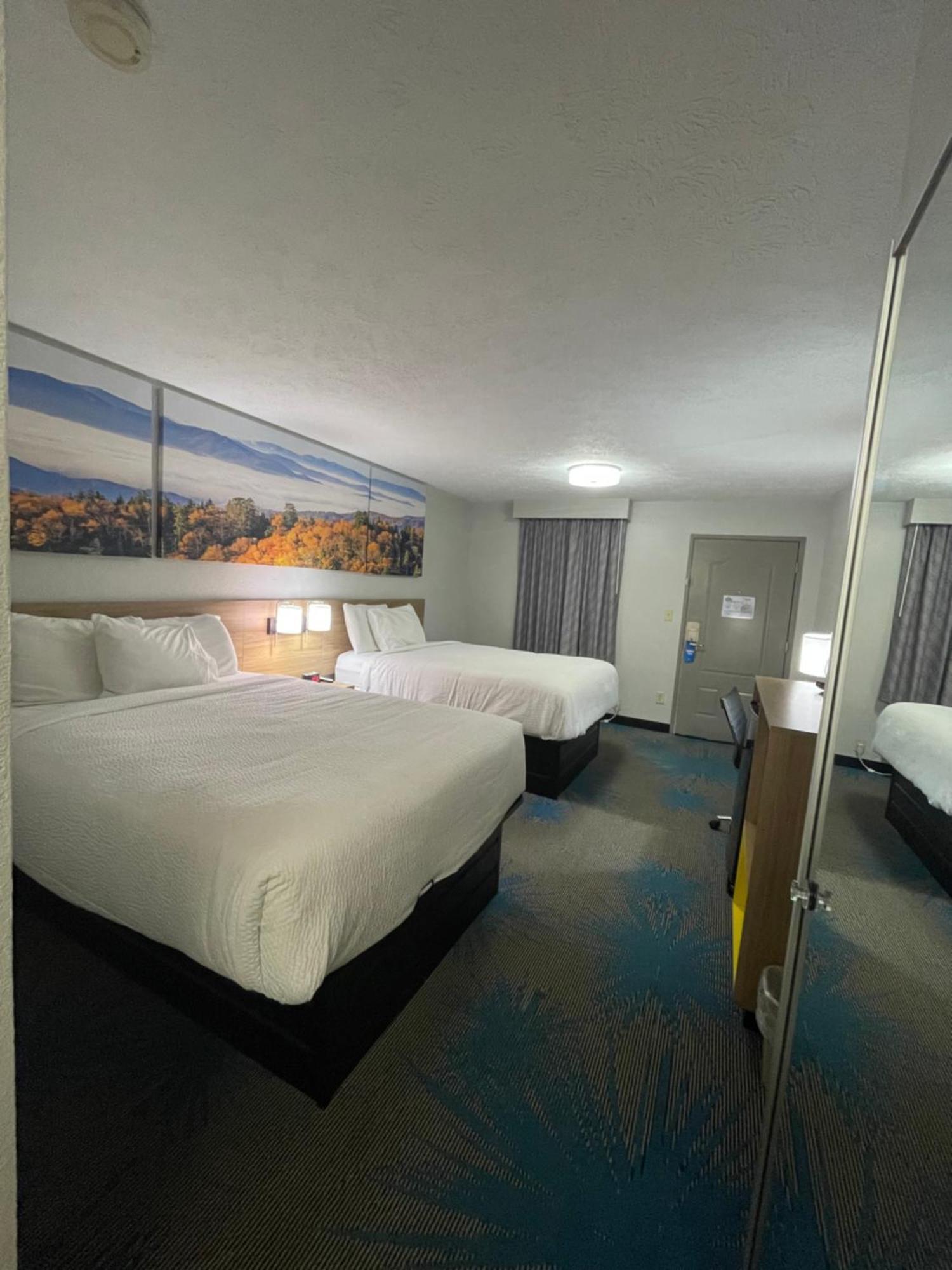 Days Inn By Wyndham Savannah Exterior foto
