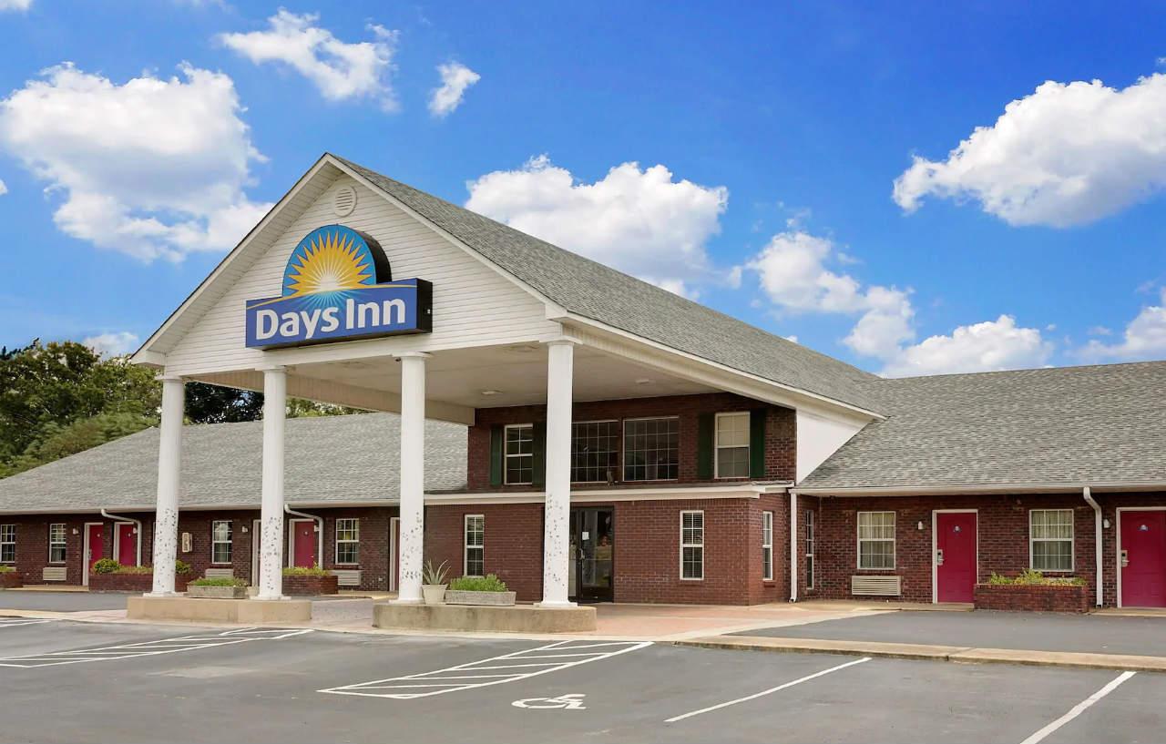 Days Inn By Wyndham Savannah Exterior foto